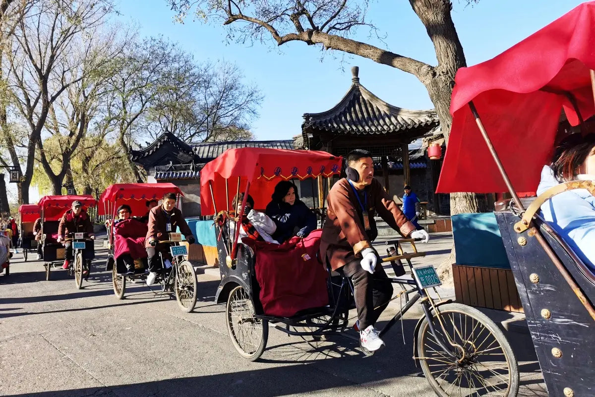 China, entre templos y ciudades futuristas